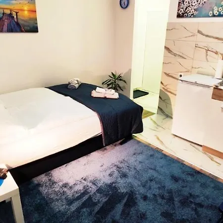 Blue Star Apartment